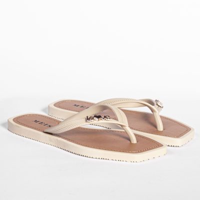 Chinelo Areia Paula